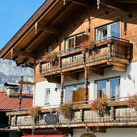 호텔 Alpin Tyrol - Kitzbueheler Alpen 상트조한인티롤